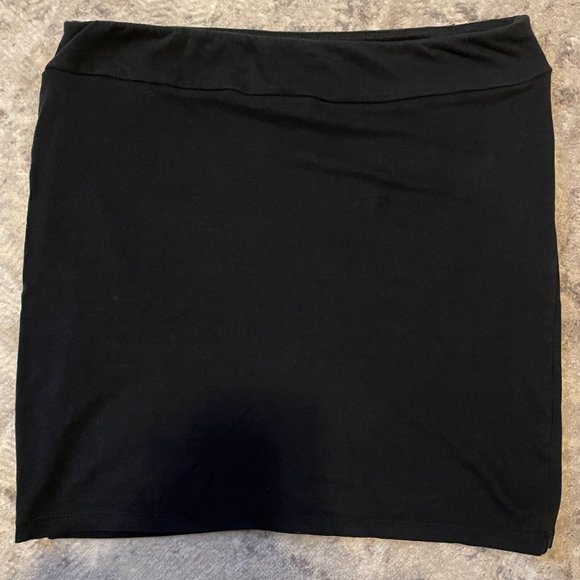 Xhilaration Black Mini-Skirt - Picture 4 of 7